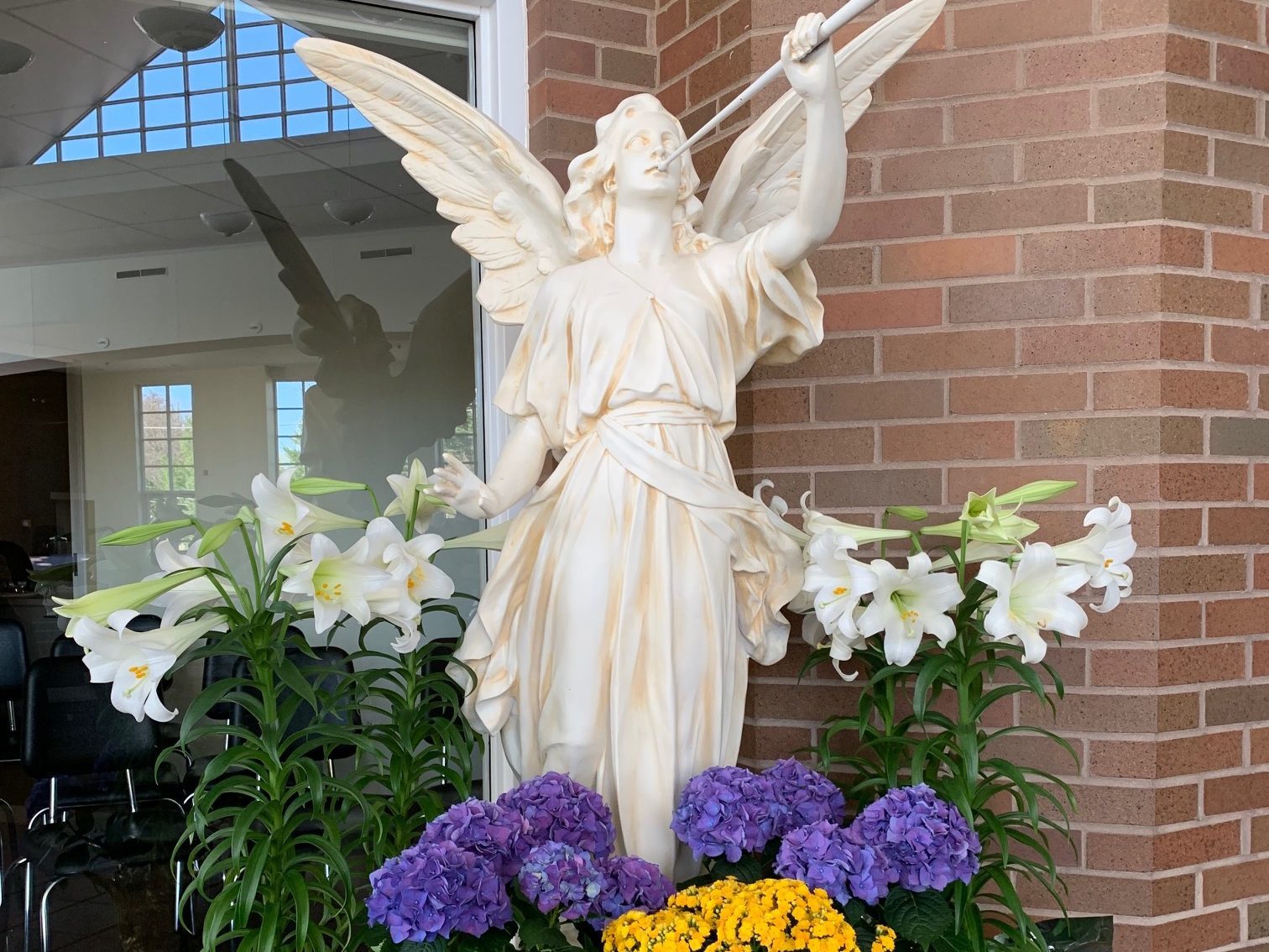 Art and Environment Seasonal Decorators St. Raphael