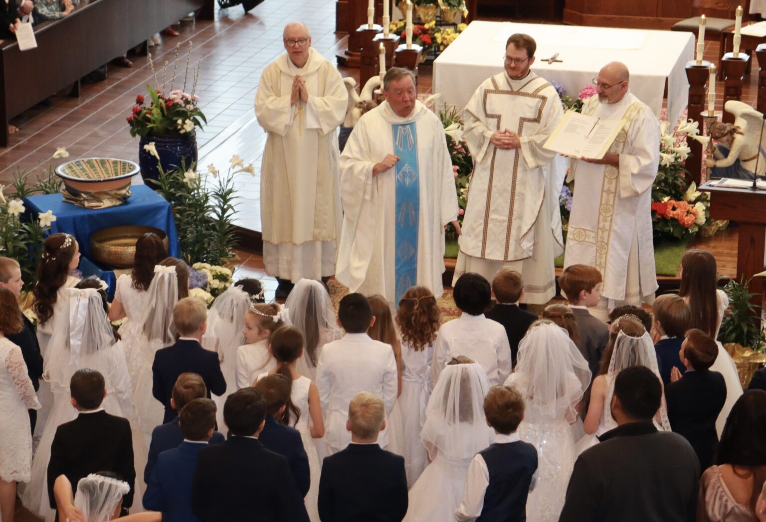 Holy Eucharist St Raphael